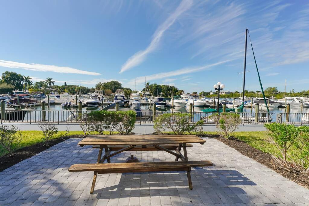 Waterfront, Pool, Tiki Bar & Grill, Gym, Location! Apartment ซาราโซตา ภายนอก รูปภาพ